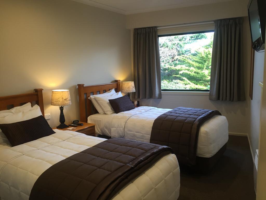 Lake Roxburgh Lodge ภายนอก รูปภาพ